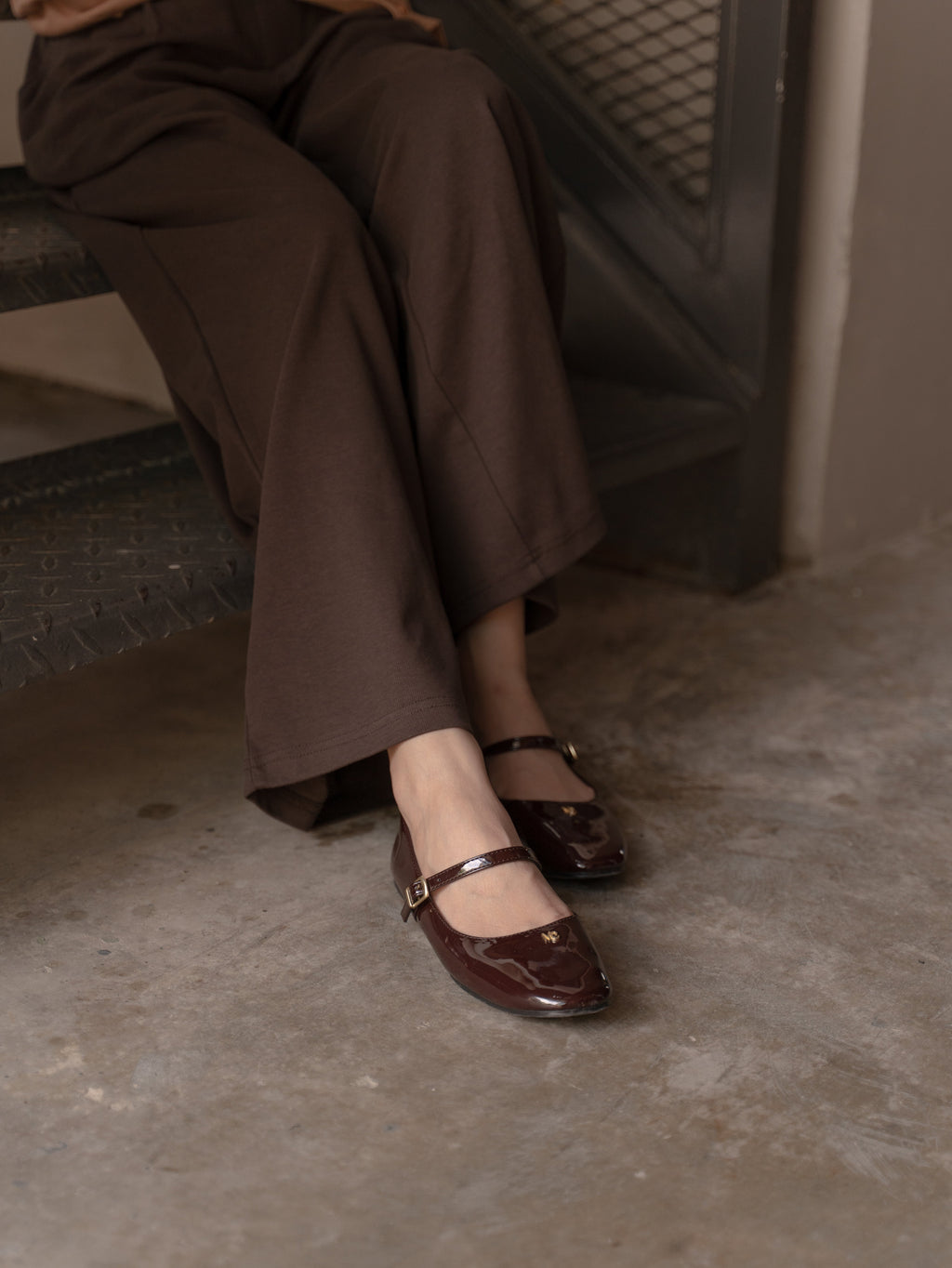 Gina Round Toe Mary Jane Ballerina & Flats (Espresso)