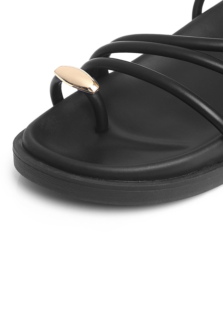 Lydia Strappy Toe Ring Sandals (Black)