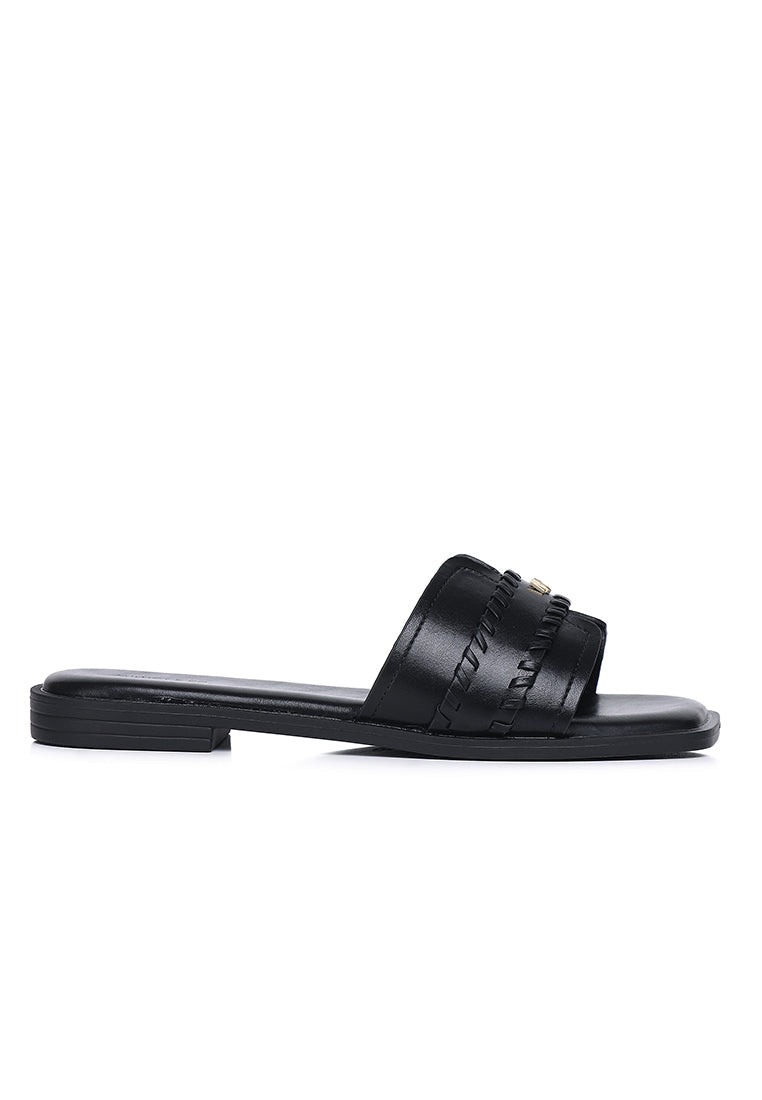 Maena Sandals (Black)