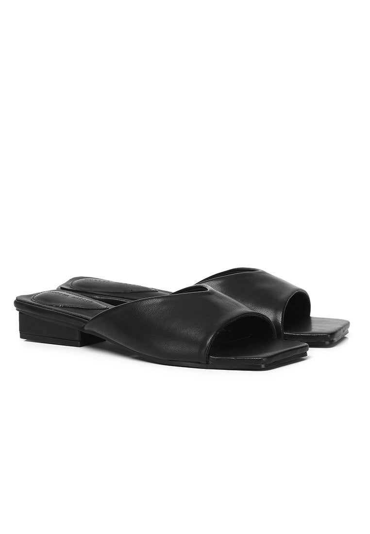 Helisa Slip Ons Sandals (Black)
